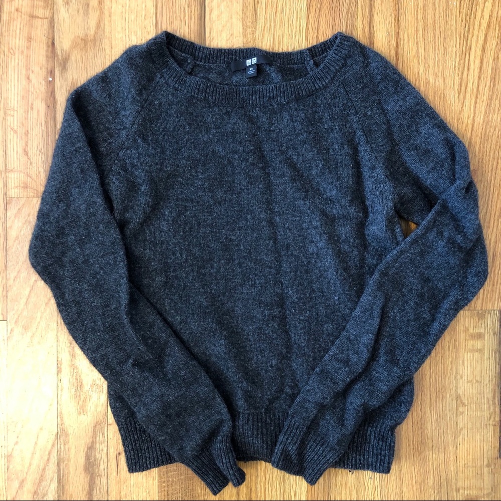 Uniqlo Charcoal Crewneck Sweater (Size XS)